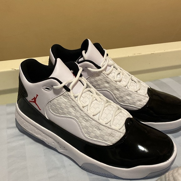 Nike Air Jordan Max Aura 2 “white gym red” - Picture 5 of 6